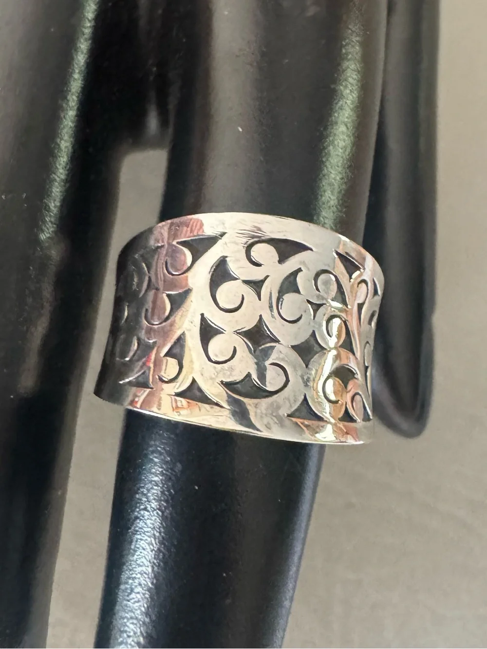 New Lois Hill Sterling Silver Scroll Ring